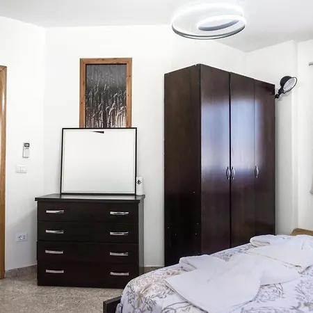 Apartment City Center 2 Bedroom Tirana